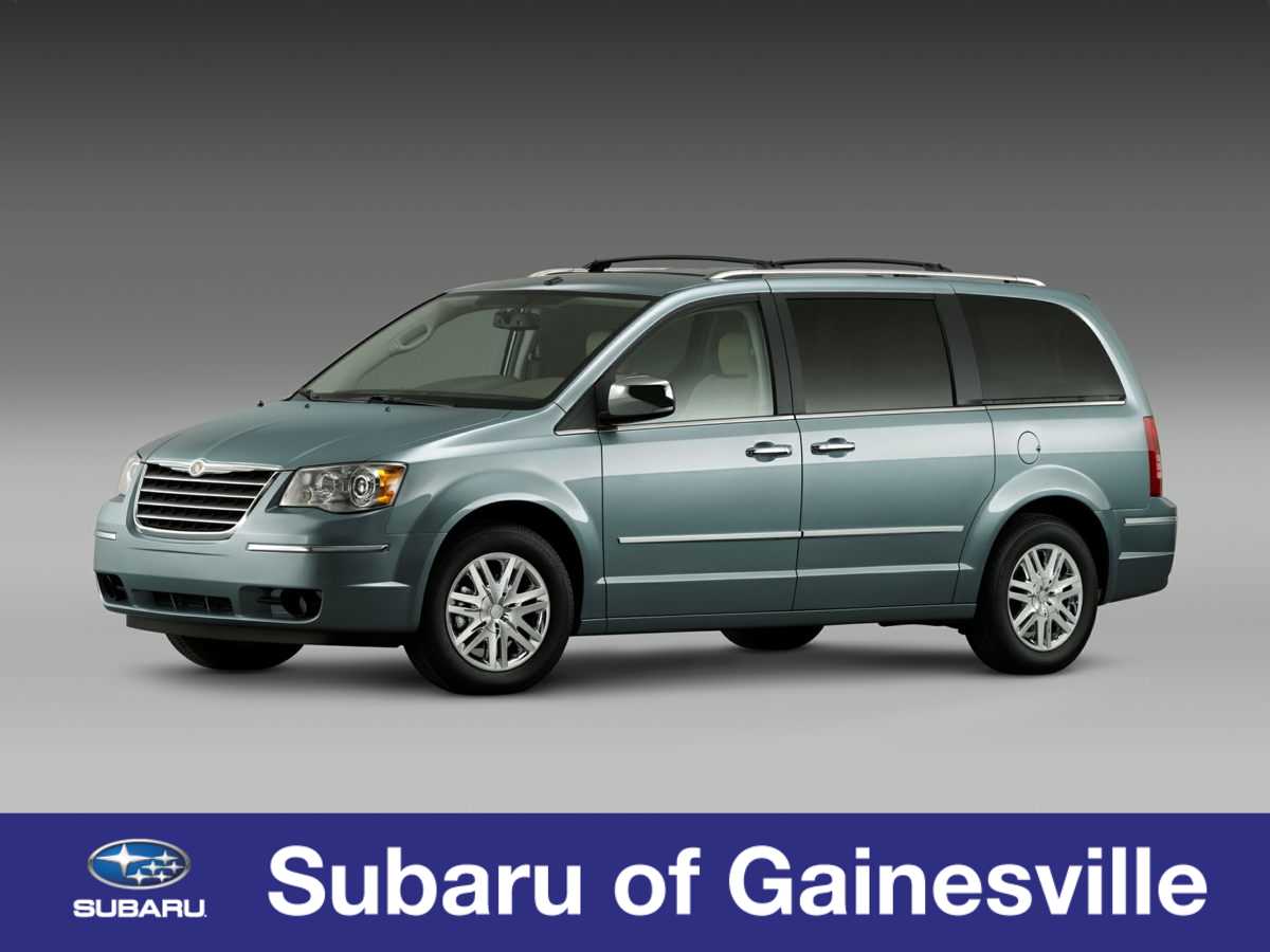 2008 Chrysler Town & Country Touring's photo