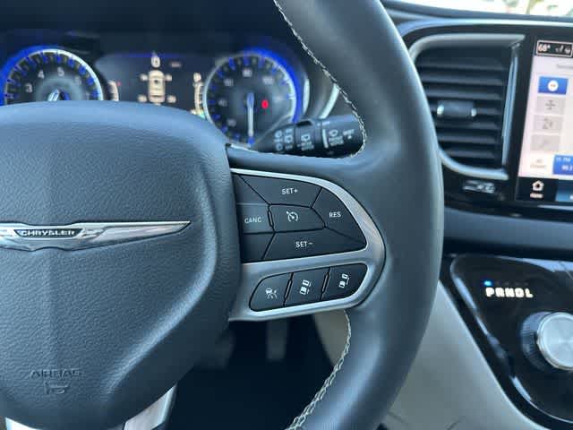 Thumbnail: 2024 Chrysler Pacifica - 21
