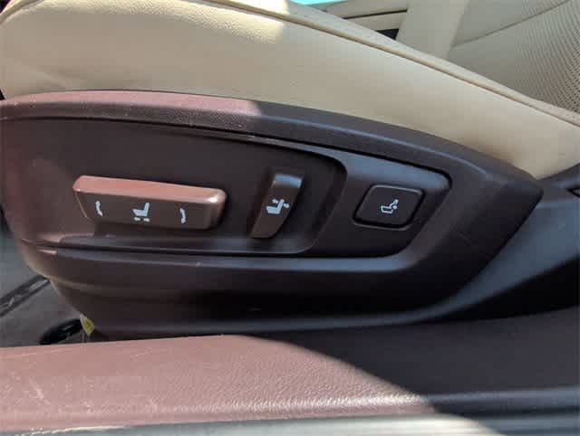 Thumbnail: 2016 Lexus ES - 15