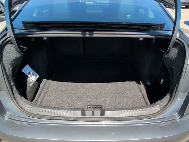 Thumbnail: 2023 Volkswagen Jetta - 31