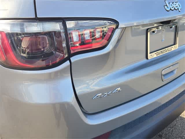 Thumbnail: 2022 Jeep Compass - 11