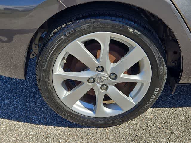 Thumbnail: 2012 Toyota Prius c - 12