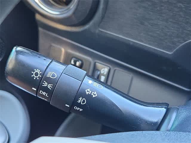 Thumbnail: 2012 Toyota Prius c - 25