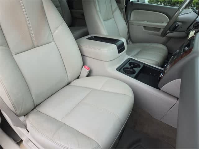 Thumbnail: 2013 Chevrolet Avalanche 1500 - 21