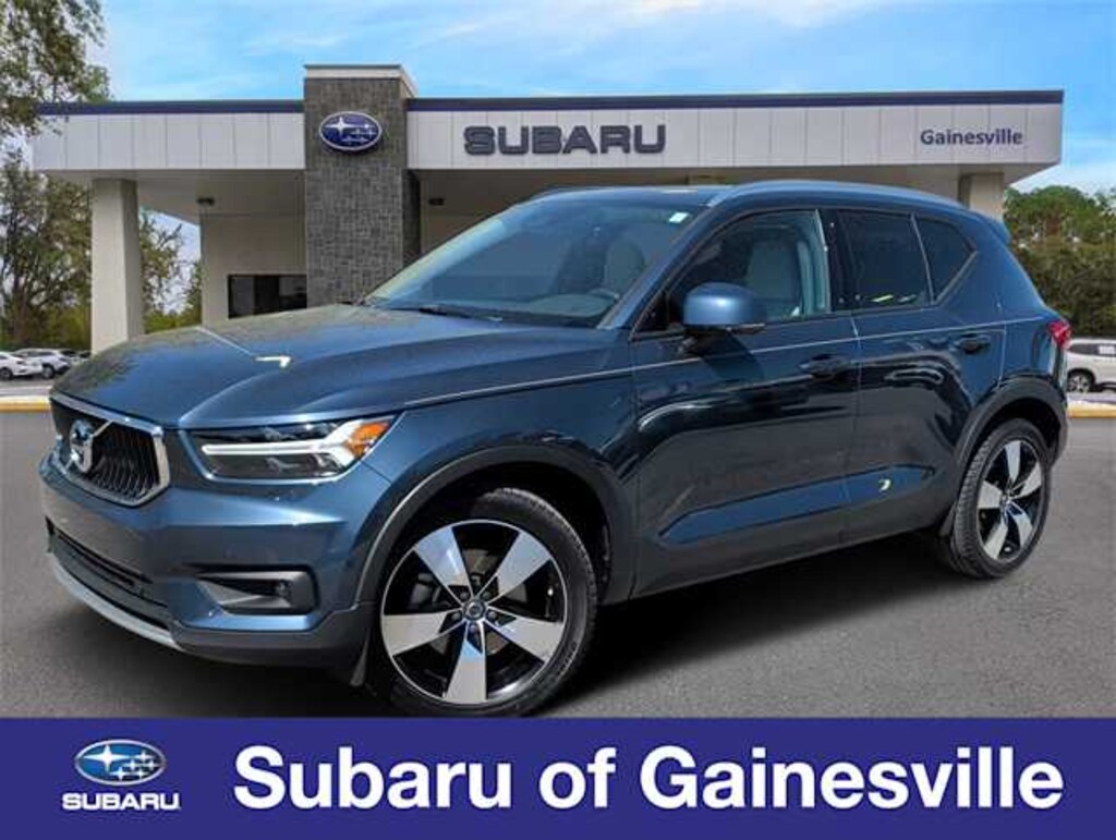 Used 2021 Volvo XC40 Momentum SUV