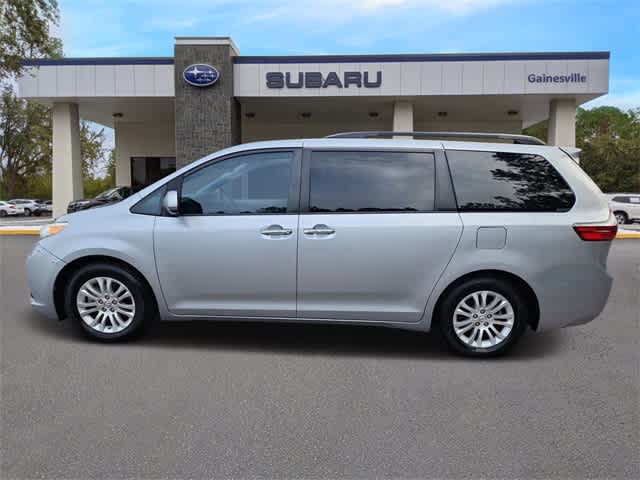 Thumbnail: 2017 Toyota Sienna - 3