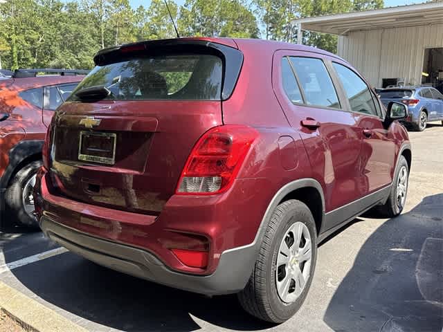Thumbnail: 2017 Chevrolet Trax - 5