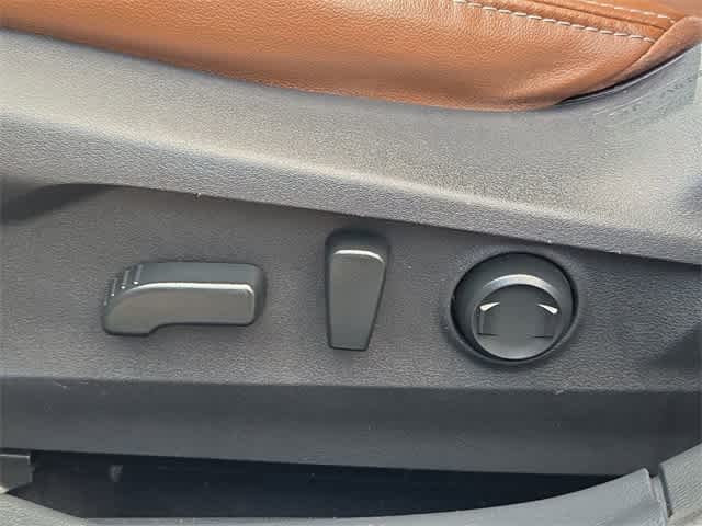 Thumbnail: 2022 Subaru Outback - 16