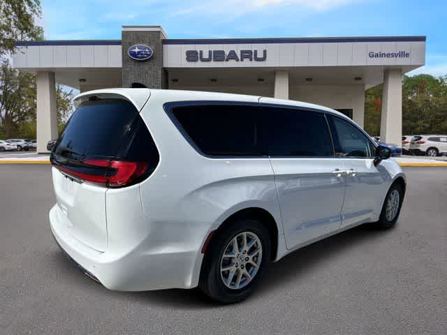 Thumbnail: 2024 Chrysler Pacifica - 6
