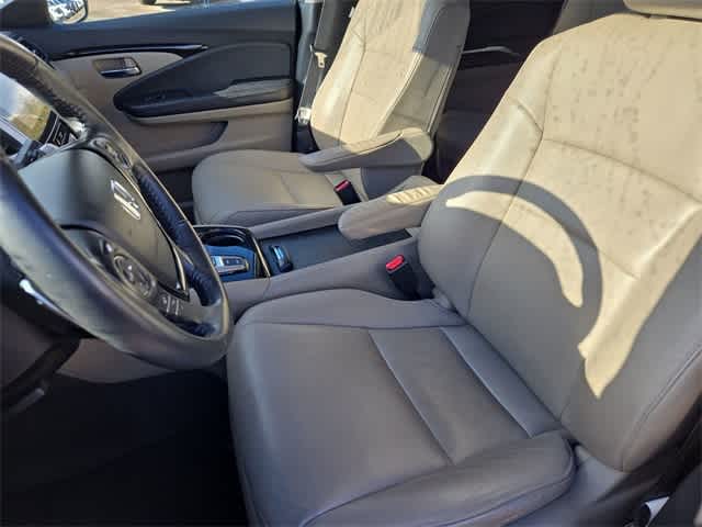 Thumbnail: 2017 Honda Pilot - 2