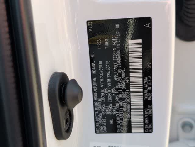 Thumbnail: 2023 Toyota Highlander - 31