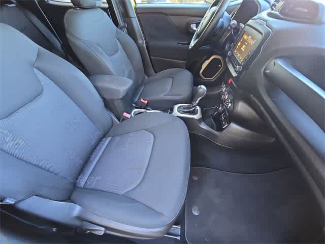 Thumbnail: 2016 Jeep Renegade - 21