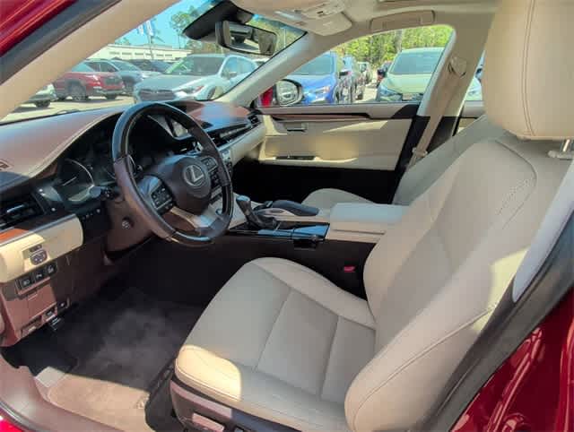 Thumbnail: 2016 Lexus ES - 2