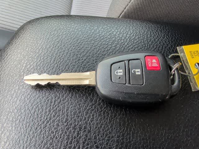 Thumbnail: 2013 Toyota RAV4 - 29