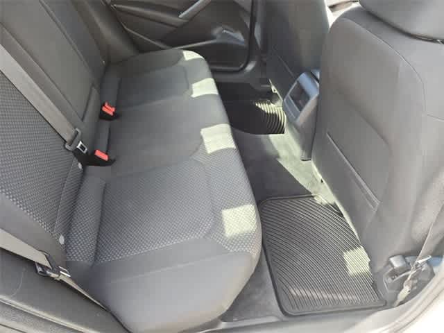 Thumbnail: 2013 Volkswagen Passat - 18