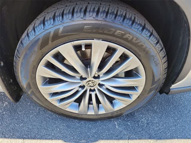 Thumbnail: 2021 Toyota Highlander - 11