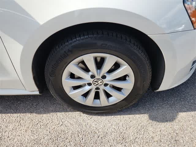 Thumbnail: 2013 Volkswagen Passat - 12