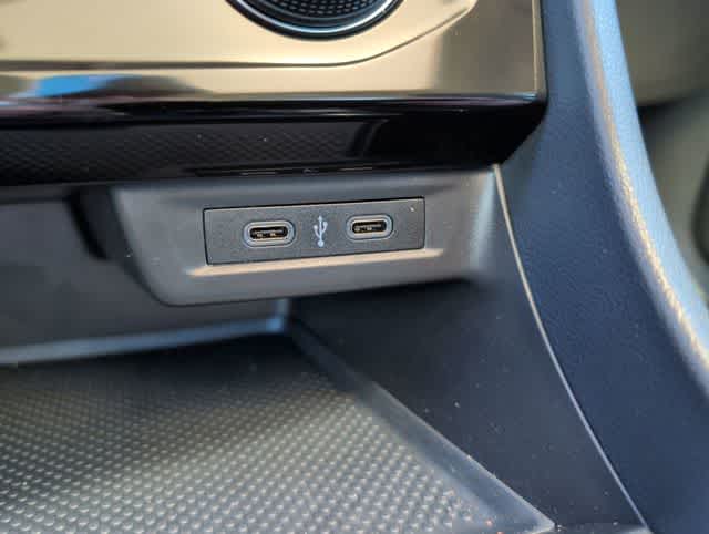 Thumbnail: 2023 Volkswagen Jetta - 28