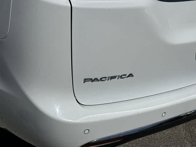 Thumbnail: 2024 Chrysler Pacifica - 11