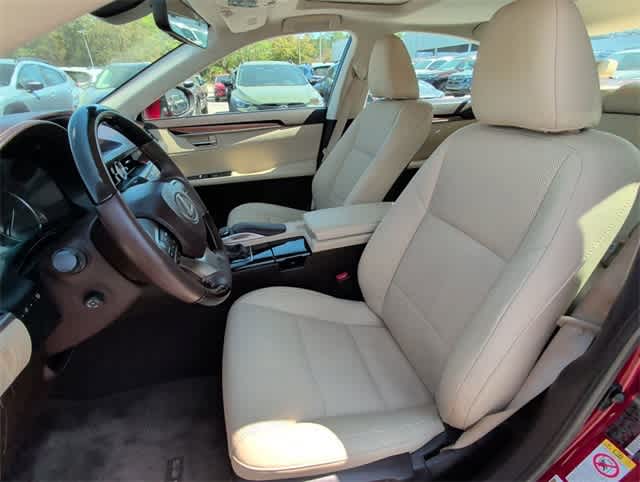 Thumbnail: 2016 Lexus ES - 14