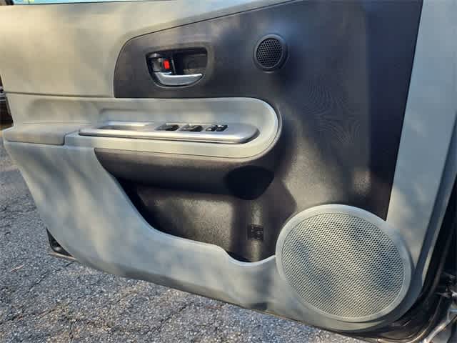 Thumbnail: 2012 Toyota Prius c - 27