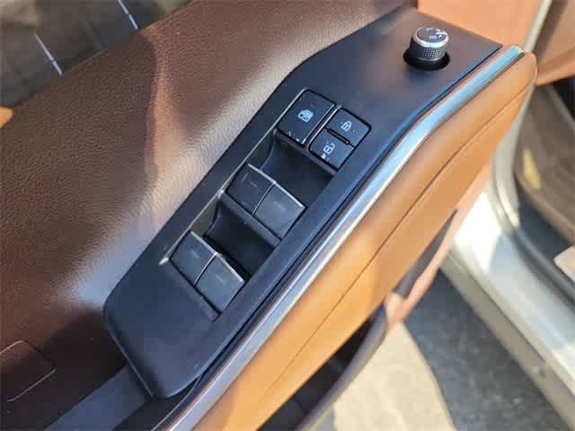 Thumbnail: 2021 Toyota Highlander - 14