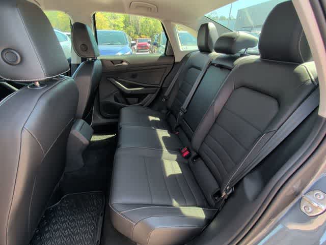 Thumbnail: 2023 Volkswagen Jetta - 17