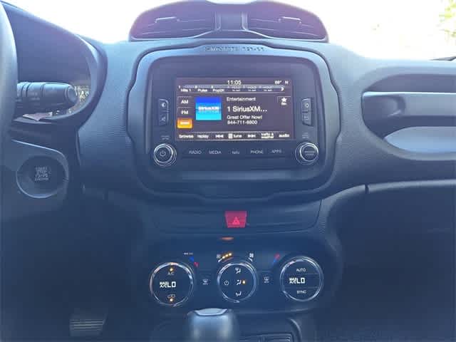 Thumbnail: 2017 Jeep Renegade - 26