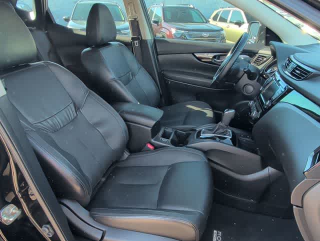 Thumbnail: 2022 Nissan Rogue Sport - 18