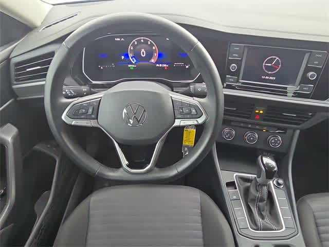 Thumbnail: 2024 Volkswagen Jetta - 13