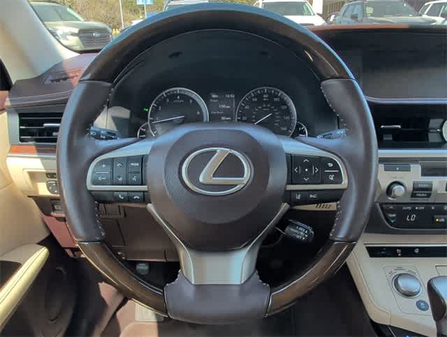 Thumbnail: 2016 Lexus ES - 22