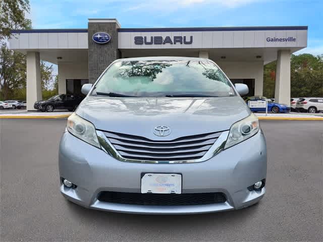Thumbnail: 2017 Toyota Sienna - 9