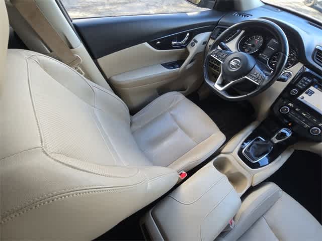 Thumbnail: 2017 Nissan Rogue - 15