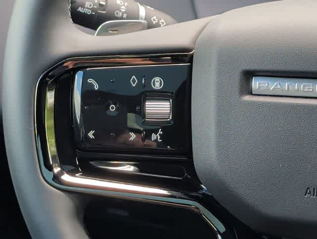 Thumbnail: 2025 Land Rover Range Rover Evoque - 22