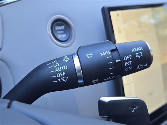 Thumbnail: 2025 Land Rover Range Rover Evoque - 25