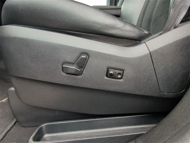 Thumbnail: 2015 Dodge Grand Caravan - 15