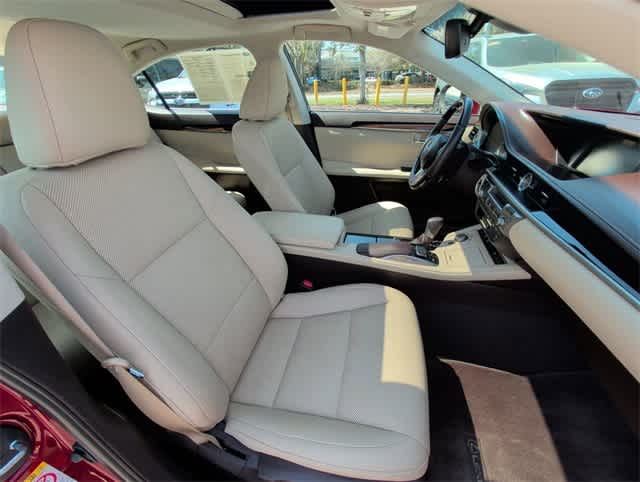 Thumbnail: 2016 Lexus ES - 21