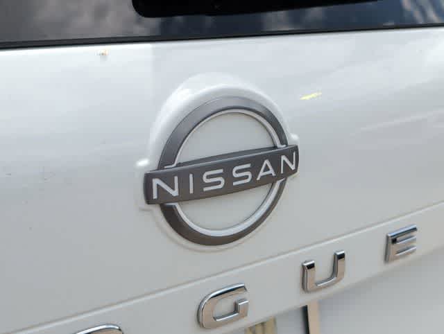 Thumbnail: 2023 Nissan Rogue - 10