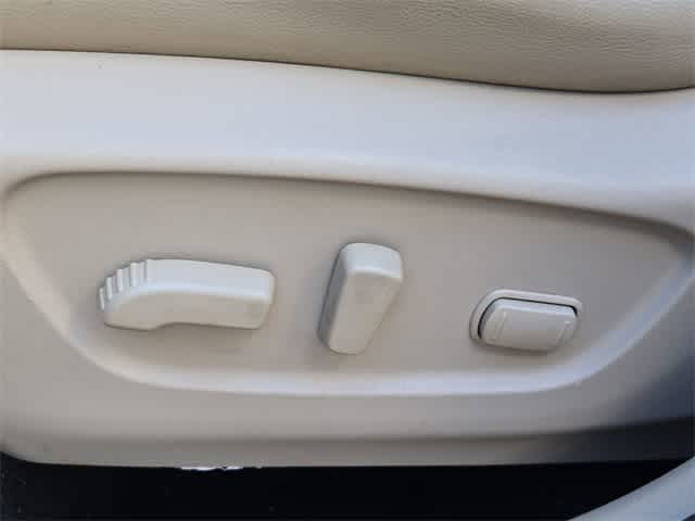 Thumbnail: 2017 Nissan Rogue - 16