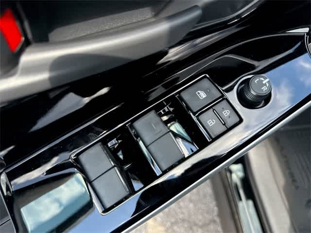 Thumbnail: 2025 Subaru Solterra - 15
