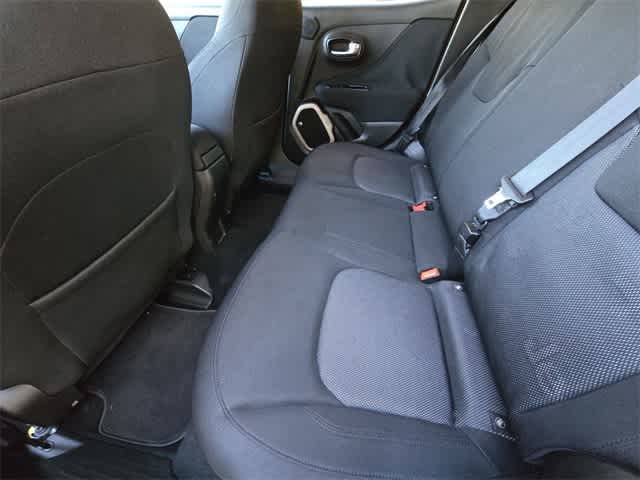 Thumbnail: 2016 Jeep Renegade - 17