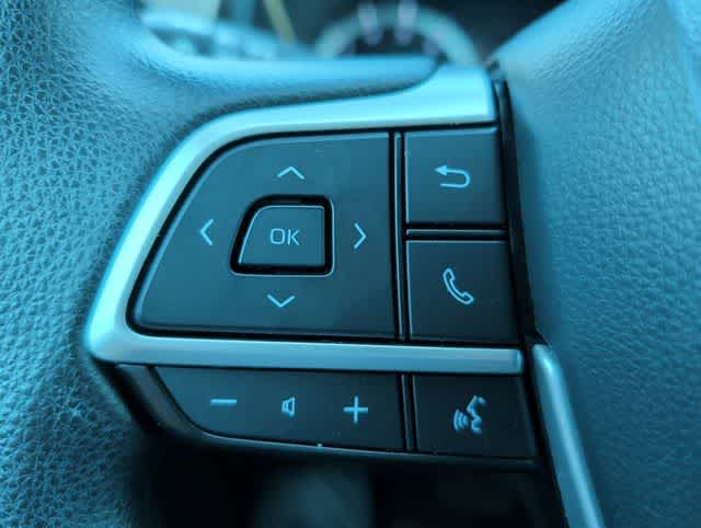 Thumbnail: 2023 Toyota Highlander - 20