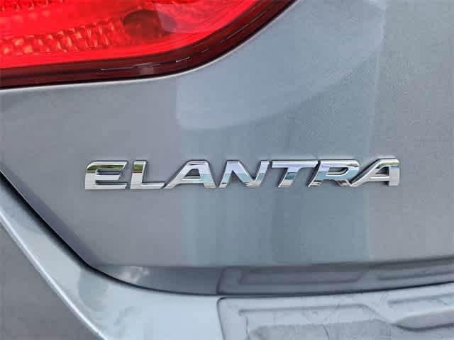 Thumbnail: 2016 Hyundai Elantra - 11