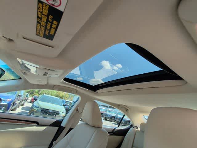 Thumbnail: 2016 Lexus ES - 17