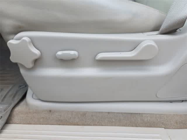 Thumbnail: 2013 Chevrolet Avalanche 1500 - 16