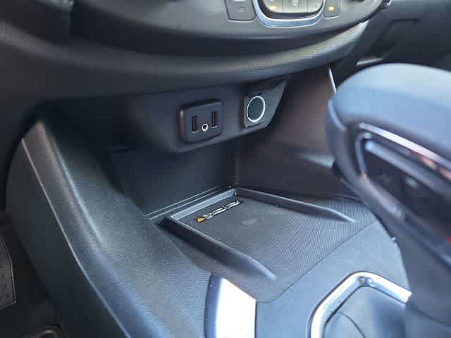 Thumbnail: 2023 Chevrolet Traverse - 30