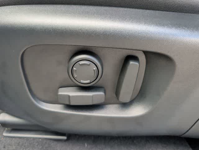 Thumbnail: 2025 Land Rover Range Rover Evoque - 14