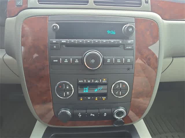 Thumbnail: 2013 Chevrolet Avalanche 1500 - 27