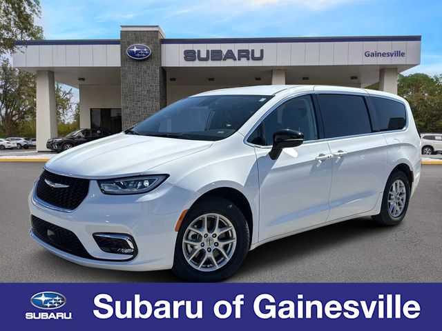 Thumbnail: 2024 Chrysler Pacifica - 1