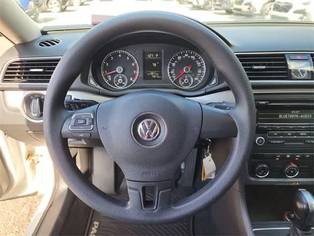 Thumbnail: 2013 Volkswagen Passat - 20